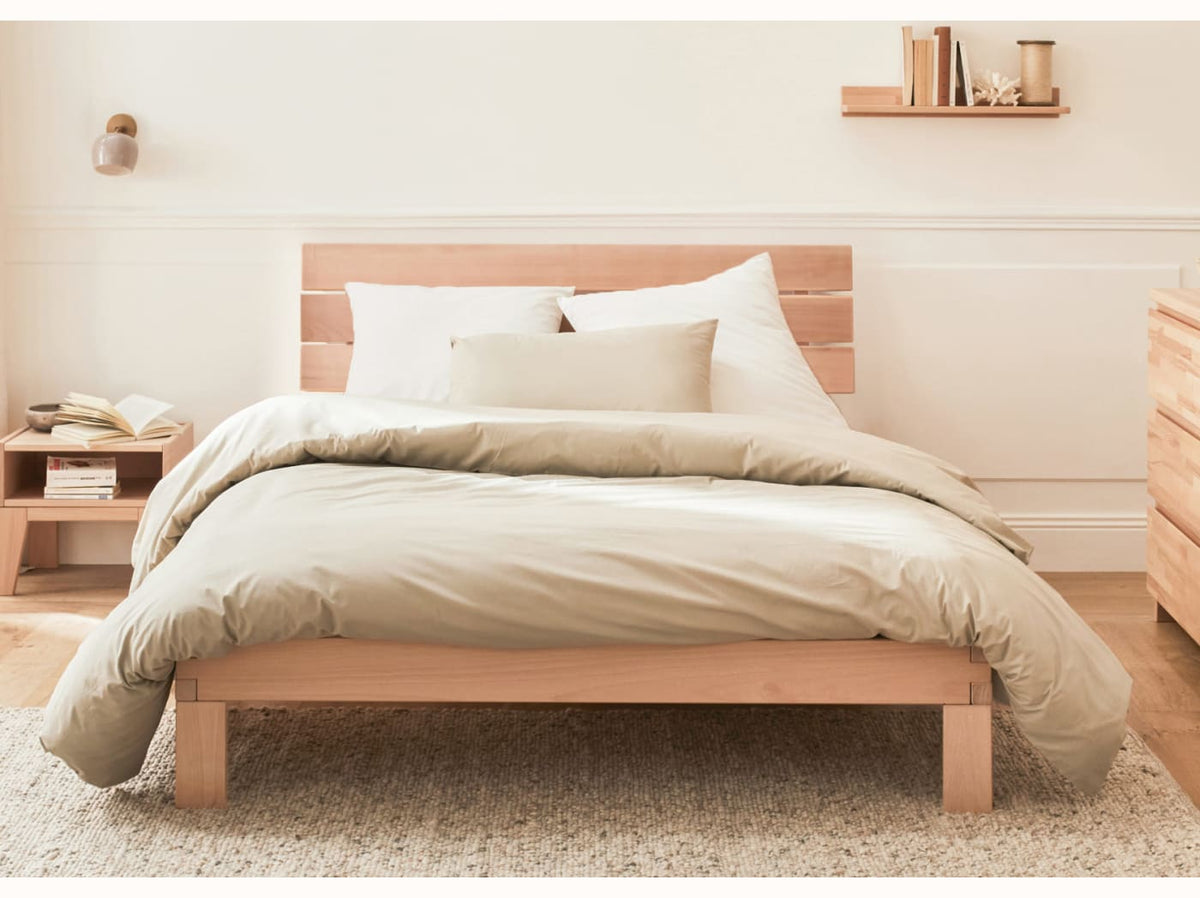 Bett mit Lattenrost aus massiver Buche NOVA